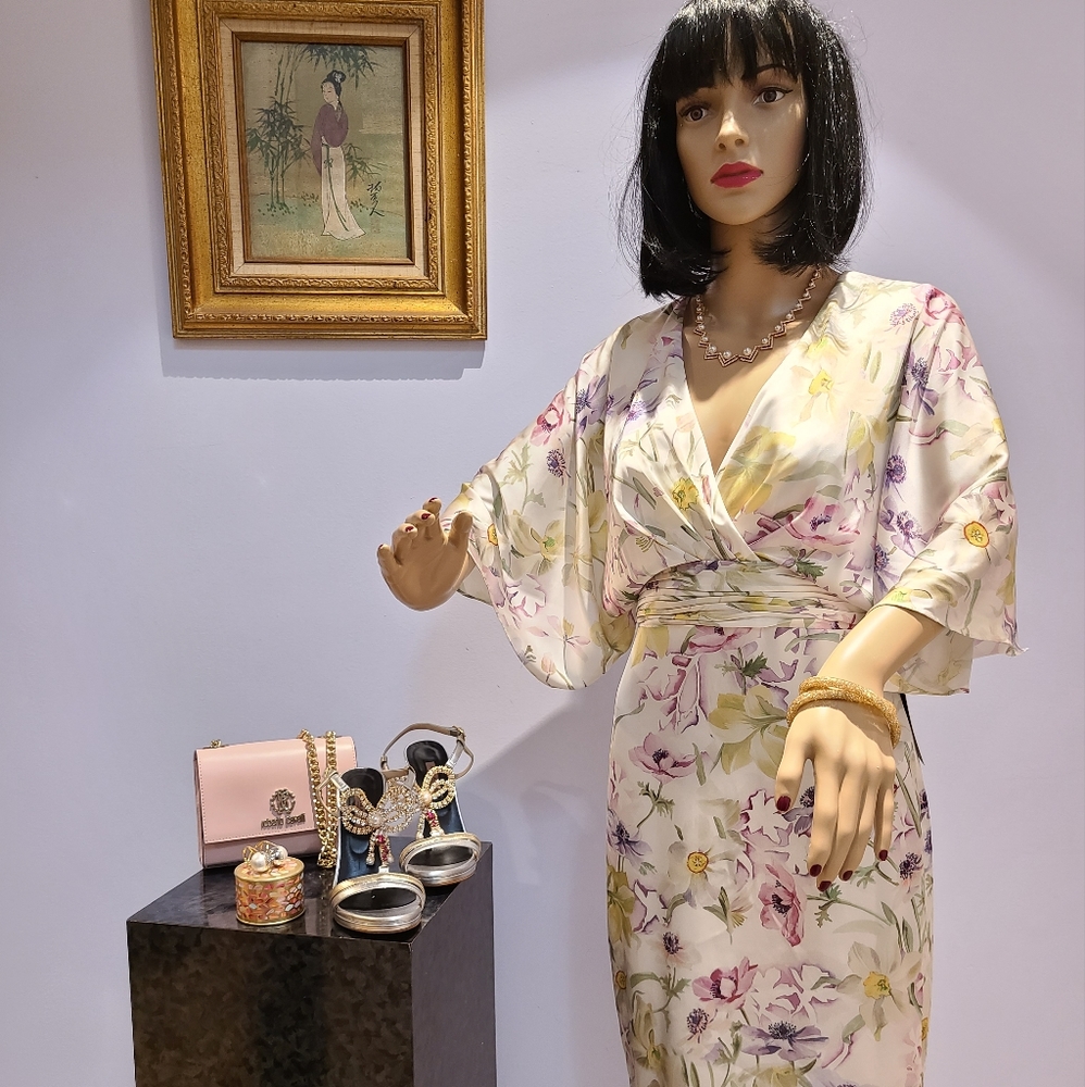 THEIA PRINT CHARMEUSE KIMONO SLEEVE DRESS SIZE 6 NWT